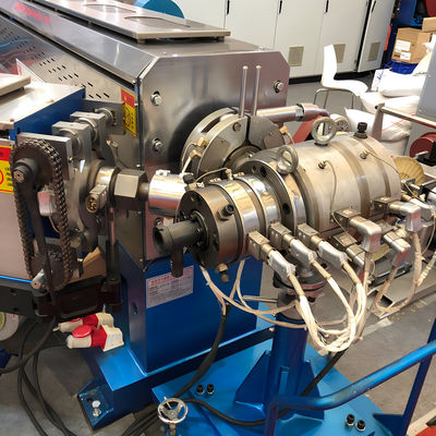 Goede prijs. Extruders voor het isoleren, omhullen en afschilden van elektrische draden, met een enkele, dubbele of drievoudige extrusieschaal online